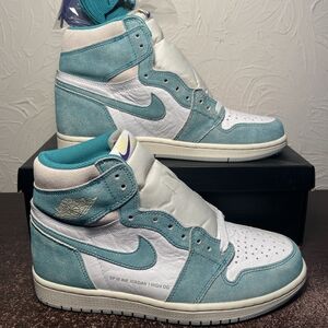 Air Jordan 1 High OG Turbo Green Men's Size 7.5 (Women's Size 9)
